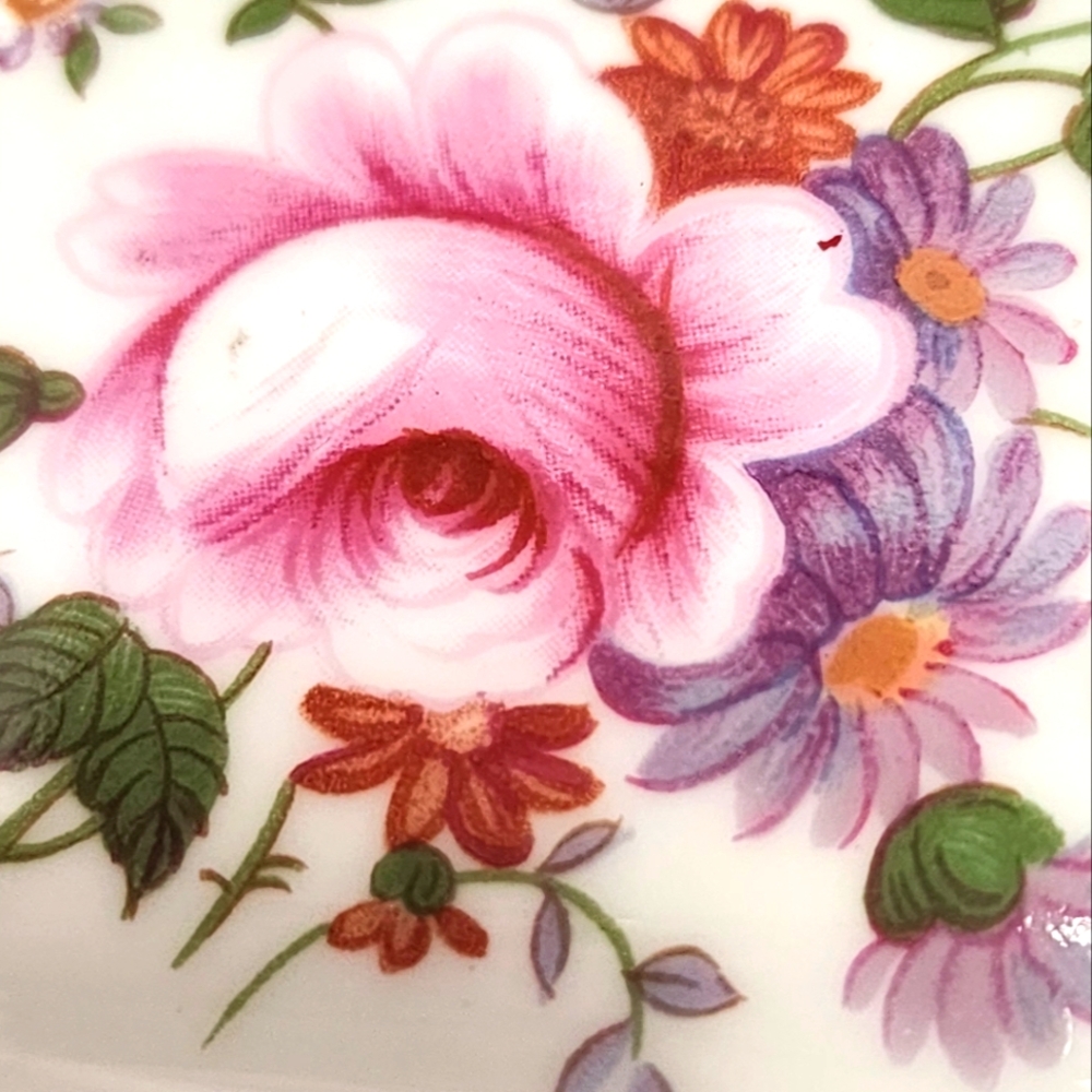 Royal Crown Derby Bone China Floral Ring Dish with Gold Accents - Picture 5 of 10